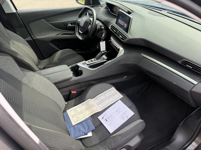 Peugeot 5008 1.2 PureTech Blue Lease Executive 7 Pers Carplay