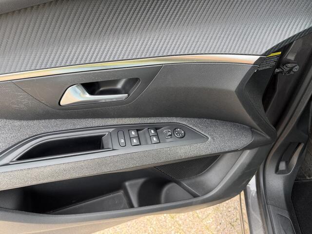 Peugeot 5008 1.2 PureTech Blue Lease Executive 7 Pers Carplay