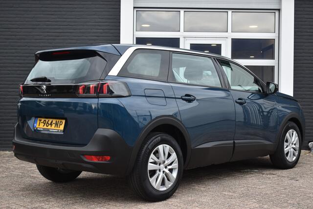 Peugeot 5008 PureTech 130 EAT8 Automaat GT | 7-persoons | Navigatie via Carplay & Android Auto | Achteruitrijcamera | Parkeersensoren v+a | Stoelverwarming | Climate Control | Keyless Start | DAB | Isofix Bevestigingspunten | Lichtmetalen Velgen | Zeer Compleet!!!