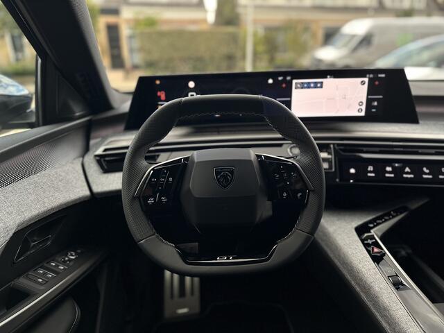 Peugeot 5008 1.2 Hybrid 145 GT Exclusive 7p €12.831,- korting/Trekhaak/Alcantara met massage stoelen.