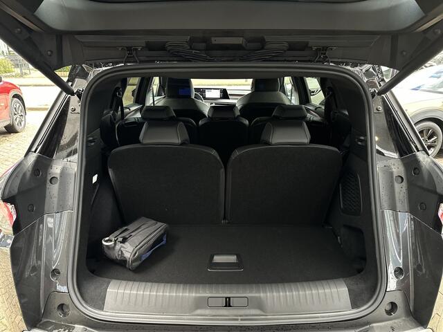 Peugeot 5008 1.2 Hybrid 145 GT Exclusive 7p €12.831,- korting/Trekhaak/Alcantara met massage stoelen.