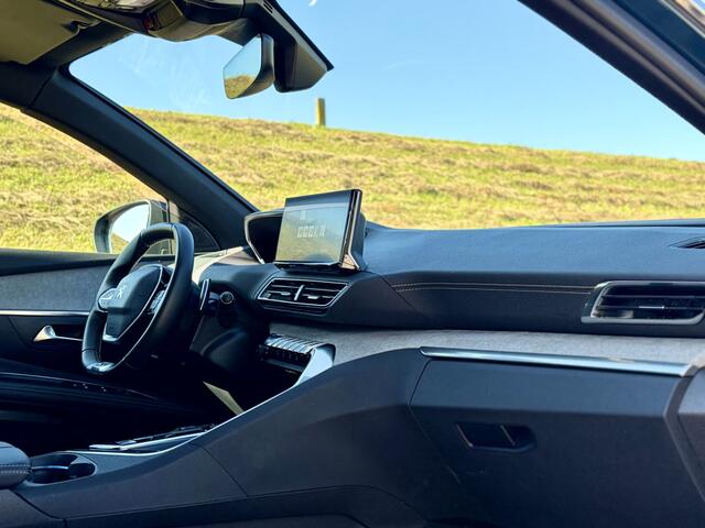 Peugeot 5008 1.2 PureTech GT 7 Zitplaatsen | Apple CarPlay | Android Auto | PDC V&A | Camera