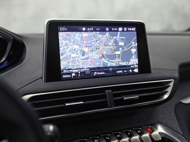 Peugeot 5008 1.2 PureTech GT-Line 7 Persoons (PANORAMADAK, APPLE CARPLAY, LEDER, STOELVERWARMING, 360 CAMERA, DRIVE SELECT, KEYLESS, GETINT GLAS, NIEUWSTAAT)
