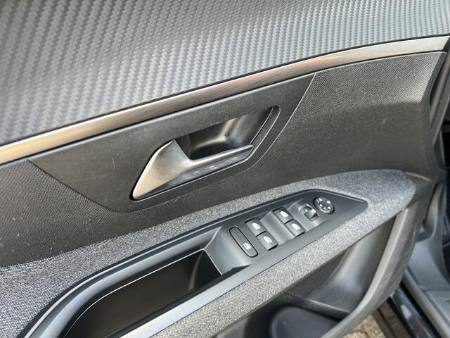 Peugeot 5008 1.2 PureTech Blue Lease Executive 7p | APK tot 14-09-2027 | Trekhaak | Volledig onderhoud |