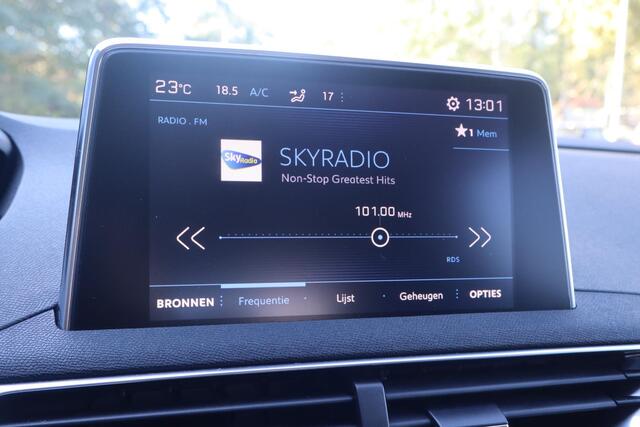 Peugeot 5008 1.2 PureTech Allure | 7 Persoons | Elektrisch glazen panorama-dak | Trekhaak | Pack Safety | Focal Audio