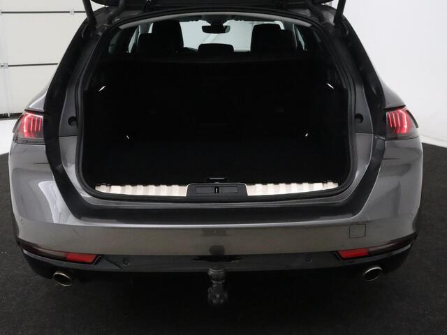 Peugeot 508 1.6 HYbrid Allure | Trekhaak | Adaptive cruise | Half leder | Camera | Carplay | Navigatie | Sfeerverlichting | Full LED | Climate control | PHEV | Plug In
