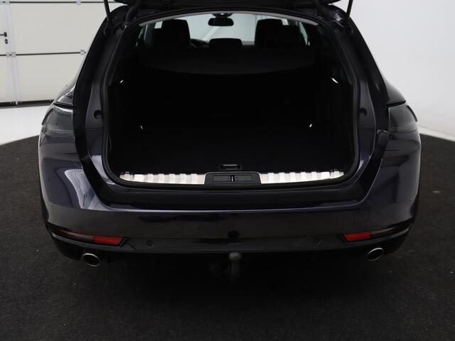Peugeot 508 1.6 PureTech Blue Lease Allure | Trekhaak | Half leder | Adaptive cruise | Carplay | Dodehoek detectie | Navigatie | Full LED | Keyless