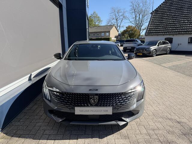 Peugeot 508 1.6 HYbrid 225 PK Allure | Facelift Model | Plug-In Hybride Automaat | Elektrische Kofferklep | 360 Graden Camera | Navigatie | Climate Control | Adaptieve Cruise Control | Keyless Entry | 17" Lichtmetalen Velgen | Comfortstoelen | Full LED Verlichting |
