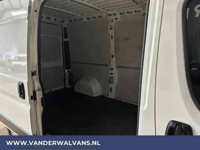 Peugeot BOXER 2.2 BlueHDi 120pk L2H2 Euro6 Airco | Parkeersensoren Bijrijdersbank