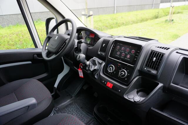 Peugeot BOXER 335 2.2 BlueHDi 140 L3H2 Premium Nieuw |140 pk |Carplay |Camera |Cruise |Bluetooth |3500 KG |Direct leverbaar |EURO6D |BPM voordeel!