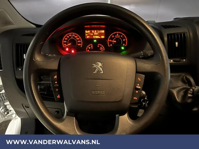 Peugeot BOXER 2.2 BlueHDi 120pk L2H2 Euro6 Airco | Trekhaak | Cruisecontrol | Parkeersensoren bijrijdersbank