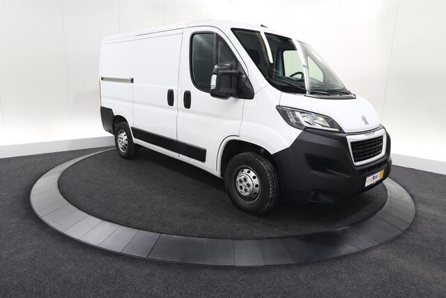 Peugeot BOXER 330 2.2 BlueHDi 120 L1H1 Premium | Trekhaak | Camera | Betimmering Laadruimte | Navigatie