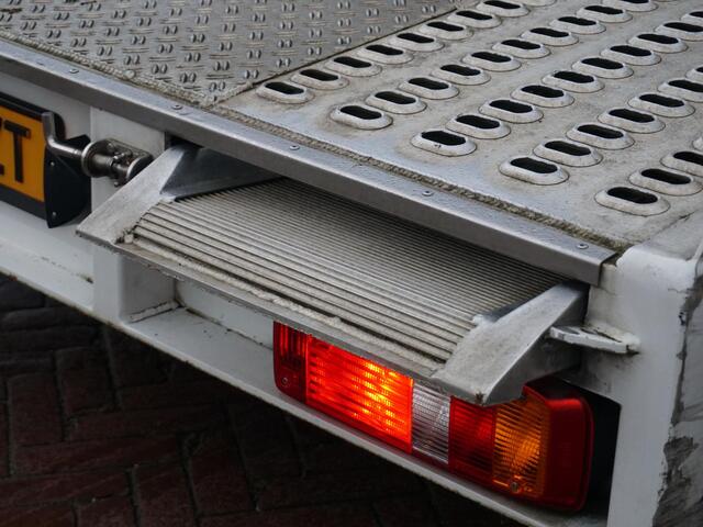 Peugeot BOXER 335 2.0 BlueHDI L4 | OPRIJWAGEN +AANHANGER | BEZICHTIGING OP AFSPRAAK |