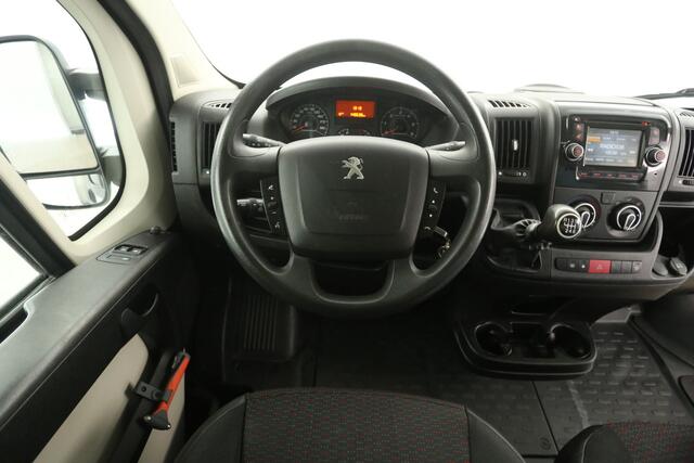 Peugeot BOXER 330 2.0 BlueHDI L2H2 Airco Camera Cruise 3 Persoons Ladder Parkeersensoren Trekhaak