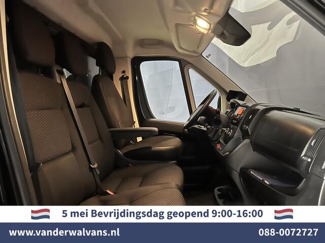 Peugeot BOXER 2.0 BlueHDI 141pk Bakwagen Laadklep Euro6 Airco | Camera | Cruisecontrol | Chauffeursstoel Bijrijdersbank