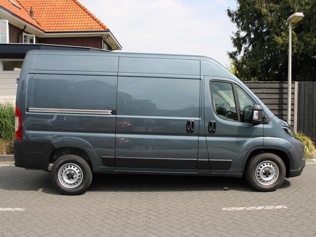 Peugeot BOXER 2.2 BlueHDi 140PK L2H2 3.5t EAT8 Automaat Navigatie, Achteruitrijcamera, Trekhaak, Climate Control, Apple Carplay, Android Auto