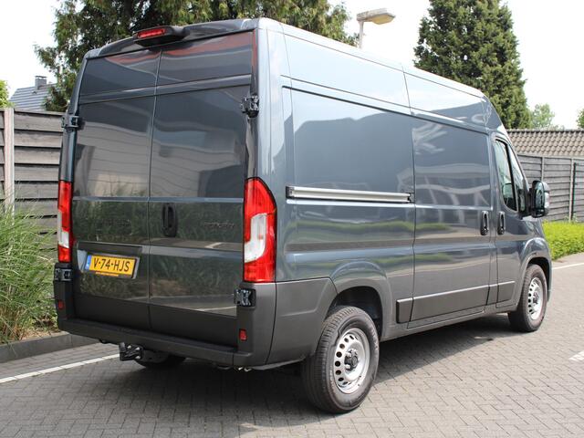 Peugeot BOXER 2.2 BlueHDi 140PK L2H2 3.5t EAT8 Automaat Navigatie, Achteruitrijcamera, Trekhaak, Climate Control, Apple Carplay, Android Auto