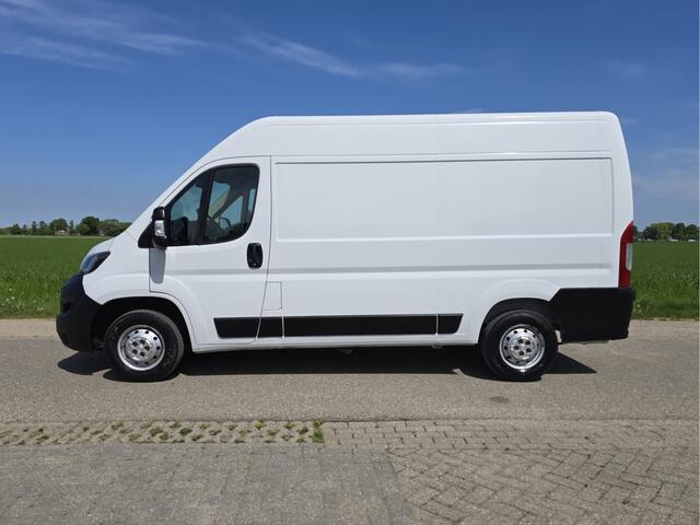 Peugeot BOXER 335 2.2 BlueHDi L2 H2 - 140 Pk - Euro 6 - Navi - ParkeerCamera - Airco - Cruise Control