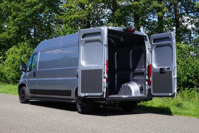 Peugeot BOXER 2.2 BlueHDi 140 L3H2 3.5t |Airco |Carplay |Cruise |Camera |Parkeersensoren |3500 KG |140 pk |Metallic |Android auto |Bluetooth |Elektrisch verstelbare ramen en spiegels