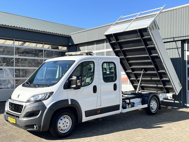 Peugeot BOXER 435 2.0 BlueHDI L3 DC Kipper Open laadbak Airco Cruise controle Trekhaak 3000kg trekgewicht 7-persoons Gereedschapskist Euro 6 P-up Kieper Pritshe