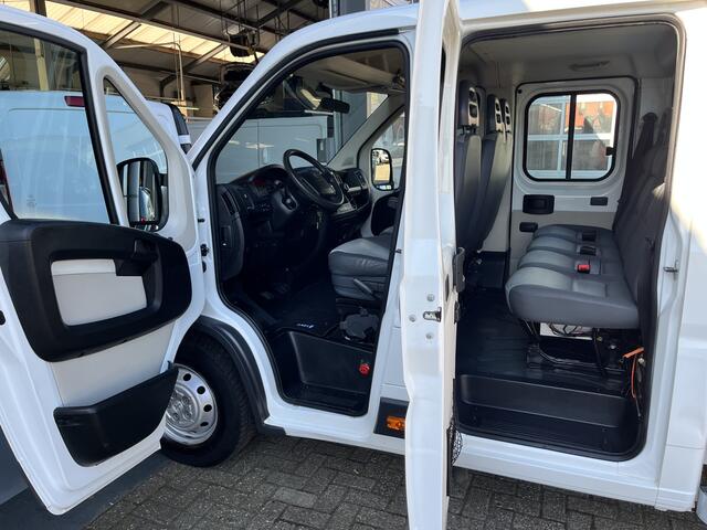 Peugeot BOXER 435 2.0 BlueHDI L3 DC Kipper Open laadbak Airco Cruise controle Trekhaak 3000kg trekgewicht 7-persoons Gereedschapskist Euro 6 P-up Kieper Pritshe