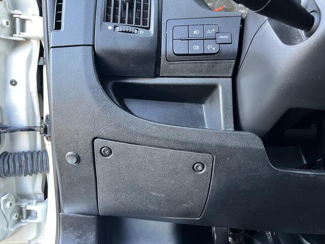 Peugeot BOXER 435 2.0 BlueHDI L3 DC Kipper Open laadbak Airco Cruise controle Trekhaak 3000kg trekgewicht 7-persoons Gereedschapskist Euro 6 P-up Kieper Pritshe