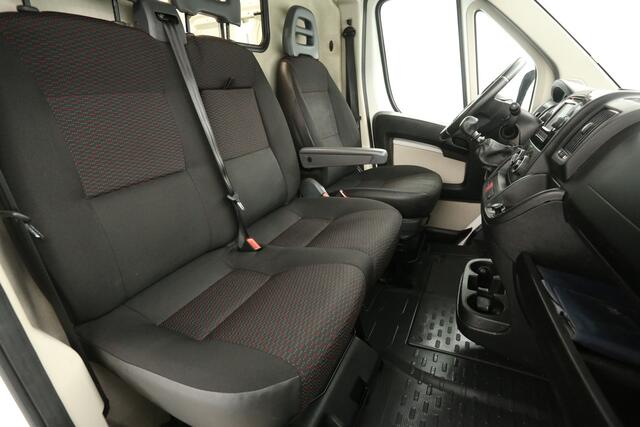 Peugeot BOXER 330 2.0 BlueHDI | MARGE! | 131PK Airco Cruise Trekhaak 3 Persoons Elektrpakket