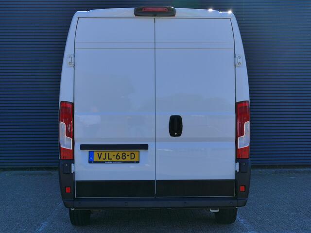 Peugeot BOXER 330 2.2 BlueHDi 120 L2H2 Premium | Navigatie | Camera | Cruise Control | Laadruimte betimmering | 1e Eigenaar