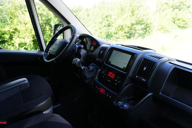 Peugeot BOXER 2.2 BlueHDi 165 L4H2 Zwaar 3.5t Topstaat |Camera |Betimmering |Trekhaak |Cruise |Navi |Climate control |EURO6 |3500 KG |Metallic |165 pk |1e eigenaar |BPM vrij