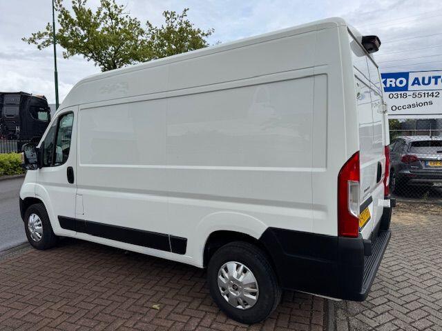 Peugeot BOXER 330 2.0 130pk BlueHDI L2 H2 Premium Pack Euro 6 Airco/ECC,Navigatie,Camera