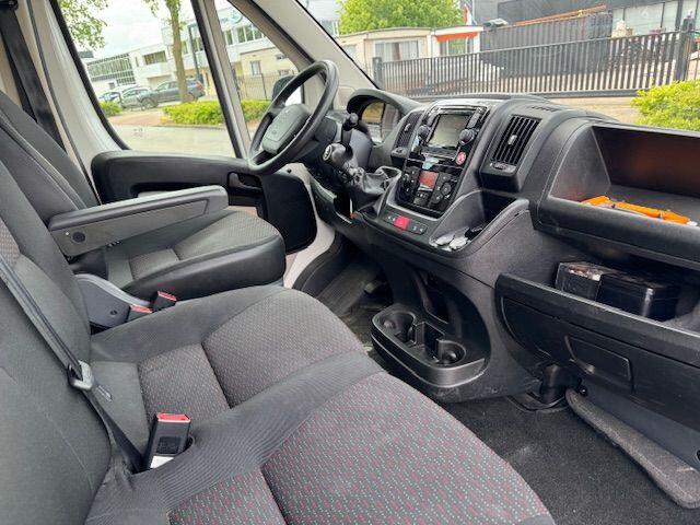Peugeot BOXER 330 2.0 130pk BlueHDI L2 H2 Premium Pack Euro 6 Airco/ECC,Navigatie,Camera