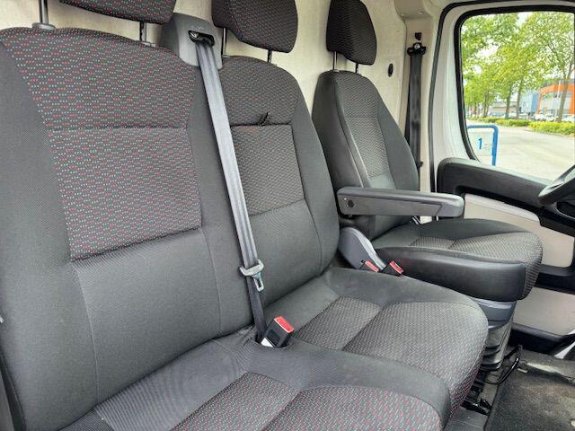Peugeot BOXER 330 2.0 130pk BlueHDI L2 H2 Premium Pack Euro 6 Airco/ECC,Navigatie,Camera
