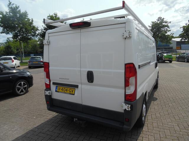 Peugeot BOXER 330 2.0 BlueHDI L2H1 Pro 3 zitter