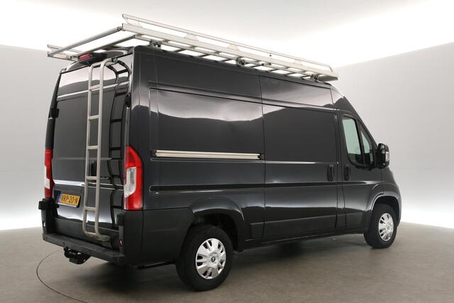 Peugeot BOXER 335 2.0 BlueHDI L2H2 164PK Airco Camera Cruise Trekhaak Navigatie PDC 3 Persoons LED Imperiaal