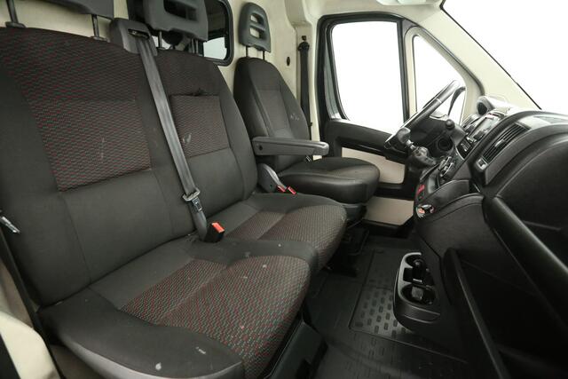 Peugeot BOXER 2.0 HDI L2H1 Airco Cruise LED 3 Persoons Elektrpakket Trekhaak