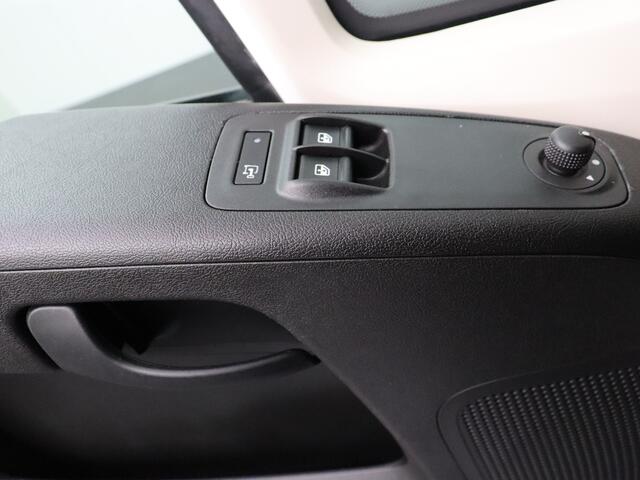 Peugeot BOXER 2.2BlueHDi 120PK L2H1 Premium | Camera | 3-Persoons | Betimmering | Cruise