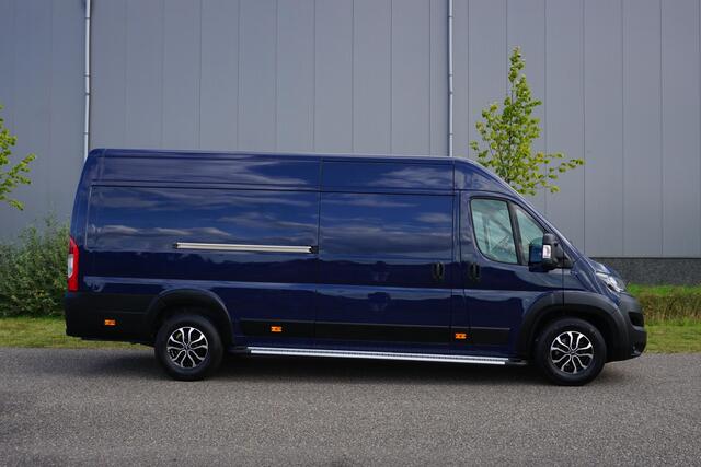 Peugeot BOXER 435 2.0 BlueHDI L4H2 Premium Blauw |1e eigenaar |BPM vrij |EURO6 |Mooie camperbasis |Extra lang |Camera |Cruise |Navi |Airco |Trekhaak |3500 KG
