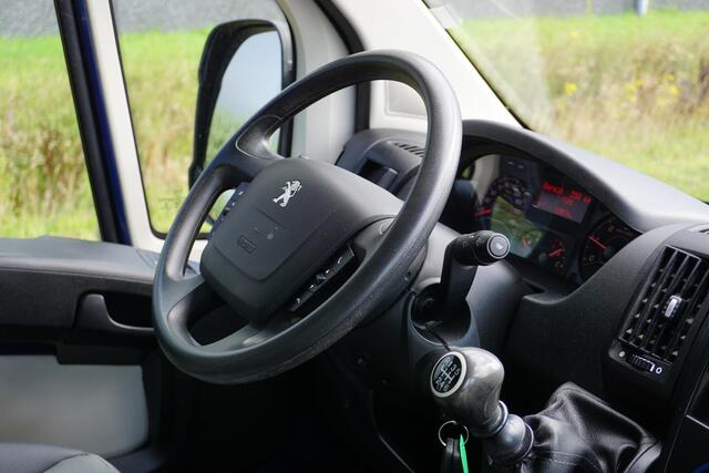 Peugeot BOXER 435 2.0 BlueHDI L4H2 Premium Blauw |1e eigenaar |BPM vrij |EURO6 |Mooie camperbasis |Extra lang |Camera |Cruise |Navi |Airco |Trekhaak |3500 KG