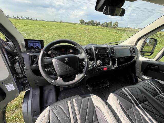 Peugeot BOXER Allure Sport Paardenwagen | Hengsten uitvoering | Ventilatie | Zijramen | Camera | Leder