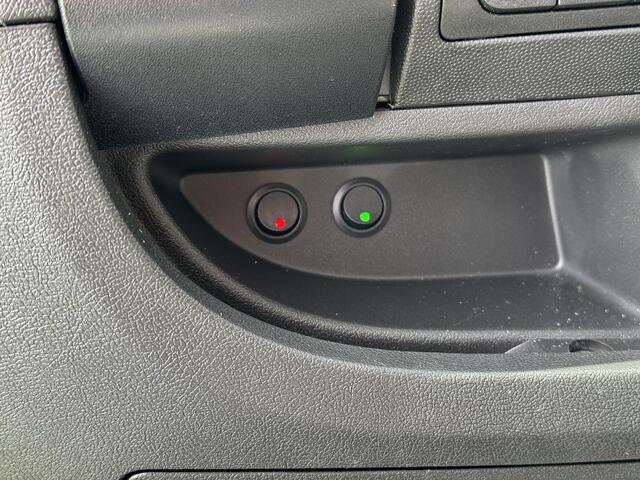 Peugeot BOXER Allure Sport Paardenwagen | Hengsten uitvoering | Ventilatie | Zijramen | Camera | Leder