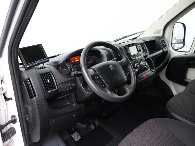 Peugeot BOXER 2.0BlueHDI 160PK Bakwagen+Laadklep | Dakspoiler | Zijdeur | Navigatie | Camera | 3-Persoons