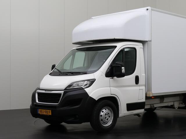 Peugeot BOXER 2.0BlueHDI 160PK Bakwagen+Laadklep | Dakspoiler | Zijdeur | Navigatie | Camera | 3-Persoons