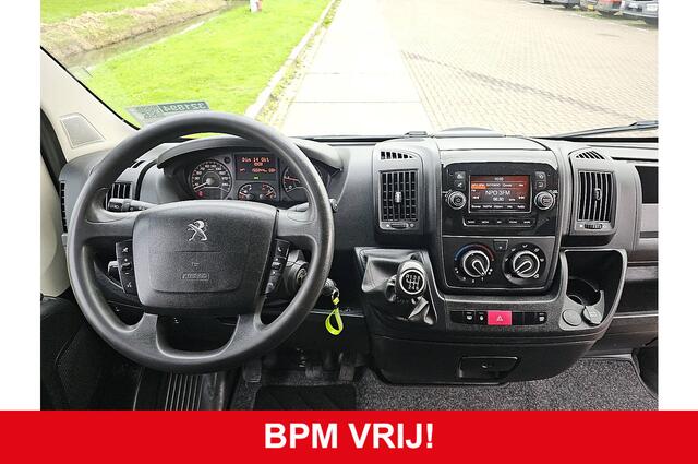 Peugeot BOXER 330 2.2 BlueHDi 120 L2H2 Premium avi Airco NAP Trekhaak 120Pk Euro6!