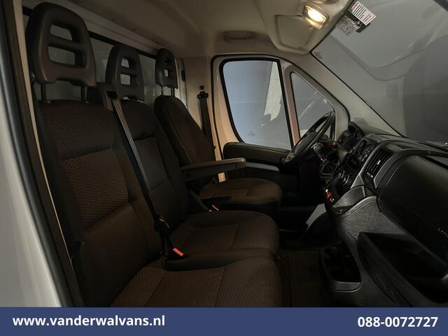 Peugeot BOXER 2.2 BlueHDi 141pk Bakwagen Laadklep Euro6 Airco | Cruisecontrol | 955kg laadvermogen Bijrijdersbank