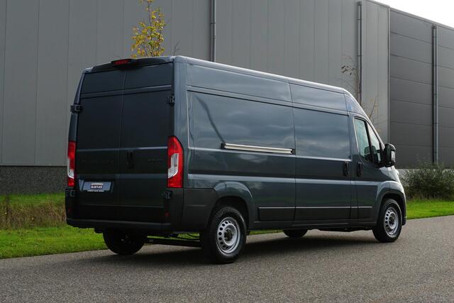 Peugeot BOXER 2.2 BlueHDi 180 L3H2 3.5t Zwaar Automaat |BPM vrij |Groot scherm |Camera |Navi |Cruise |Climate control |Mistlampen |EURO6d |180 pk |Metallic |Nieuw