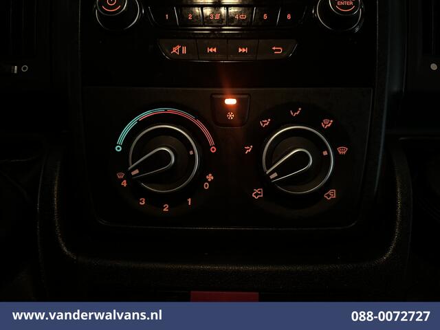 Peugeot BOXER 2.2 BlueHDi 120pk L1H1 Euro6 Airco | Dakdragers | 2500kg Trekhaak Bijrijdersbank