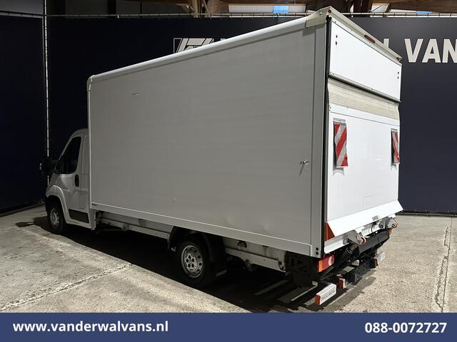 Peugeot BOXER 2.2 BlueHDi 141pk Bakwagen Laadklep Euro6 Airco | Cruisecontrol | 985kg laadvermogen Bijrijdersbank