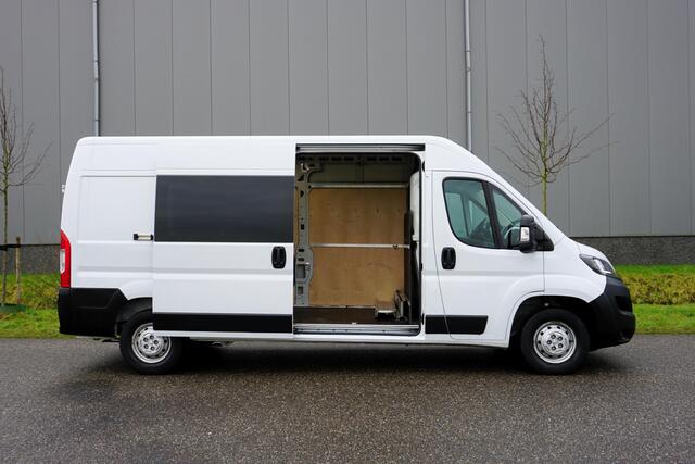 Peugeot BOXER 2.2 BlueHDi 140 L3H2 3.5t Topstaat |Betimmering |BPM voordeel |Cruise |Camera |Navi |Climate control |Parkeersensoren |Carplay |Android auto |Bluetooth |DAB+ |Lederen stuurwiel