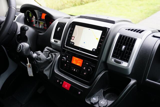 Peugeot BOXER 2.2 BlueHDi 140 L3H2 3.5t Topstaat |Betimmering |BPM voordeel |Cruise |Camera |Navi |Climate control |Parkeersensoren |Carplay |Android auto |Bluetooth |DAB+ |Lederen stuurwiel