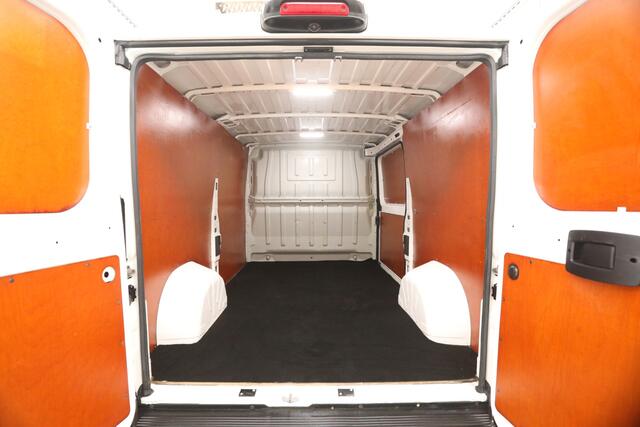 Peugeot BOXER 330 2.2 BlueHDi L2H1 | MARGE | Airco | Camera | Cruise | Navigatie | Trekh. | 3-Zits | Imperiaal